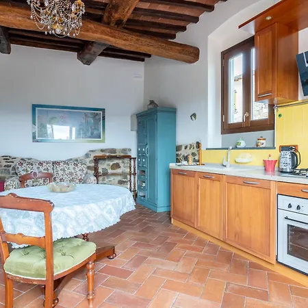 Apartmán Guesthost - Lovely With Panoramic Terrace Carmignano